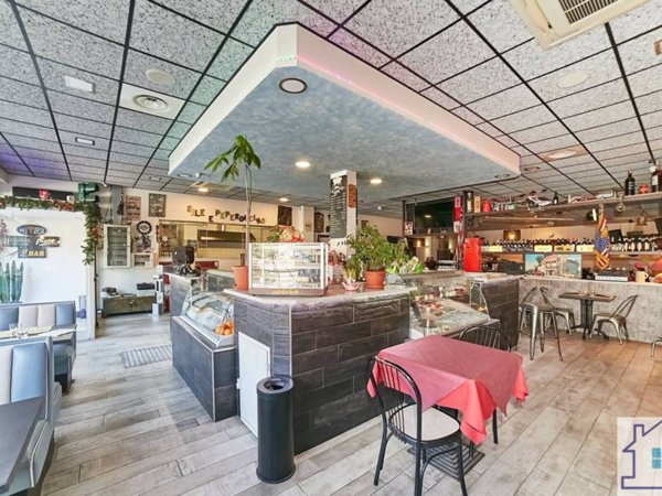 negozio in vendita a Roma in zona Portuense