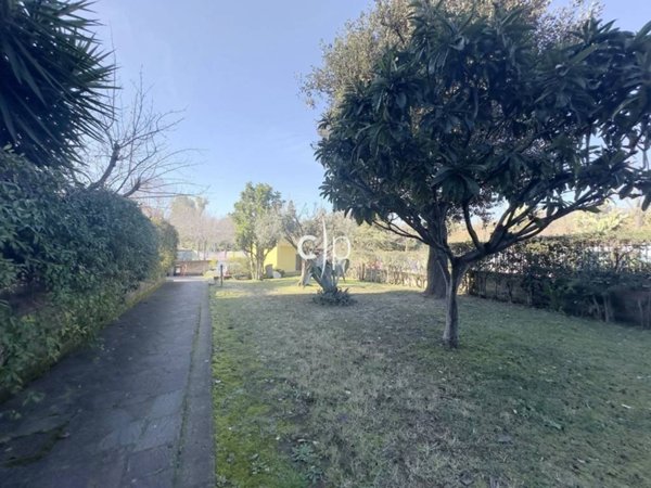 appartamento in vendita a Roma in zona Colle del Sole