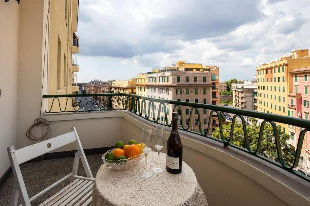 appartamento in vendita a Roma in zona Tuscolano