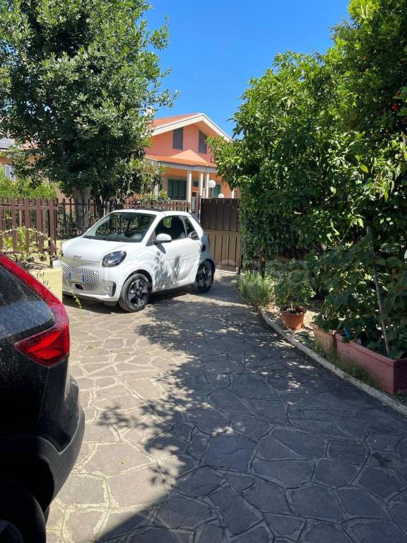 casa indipendente in vendita a Roma in zona Casal Morena