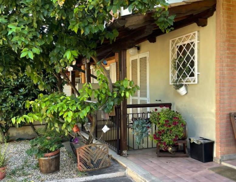 casa indipendente in vendita a Roma in zona Casal Morena