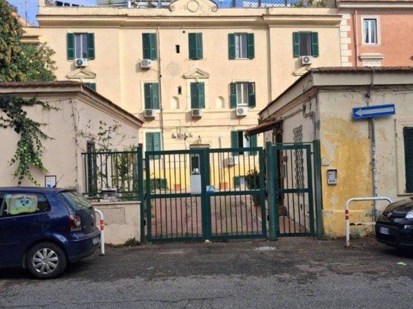 appartamento in vendita a Roma in zona Tuscolano