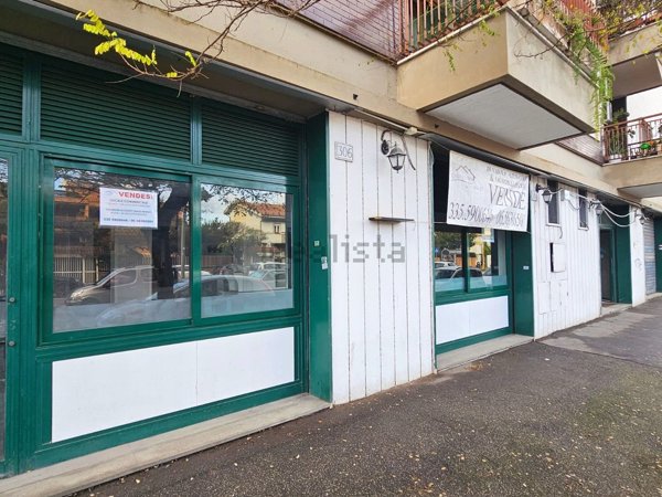 locale commerciale in vendita a Roma in zona Ostia