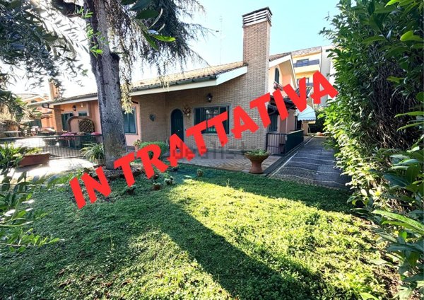 casa indipendente in vendita a Roma in zona Casal Morena