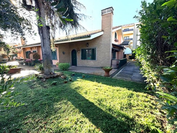 casa indipendente in vendita a Roma in zona Casal Morena