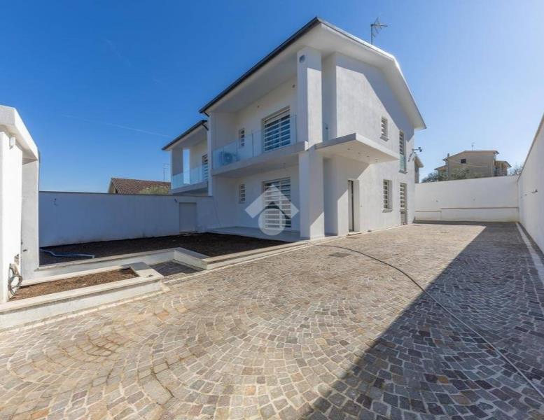 casa indipendente in vendita a Roma in zona Castelverde