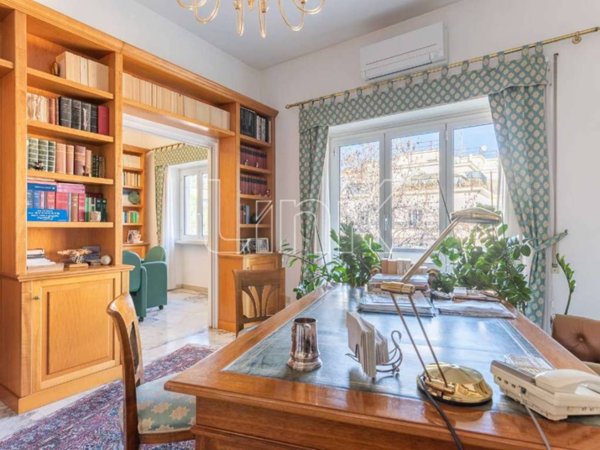 appartamento in vendita a Roma in zona Della Vittoria