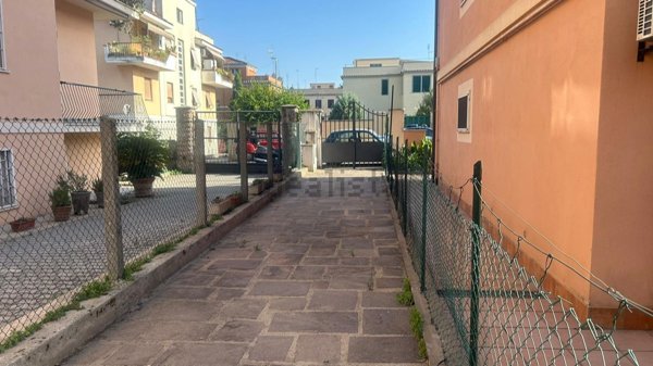 appartamento in vendita a Roma in zona Appio Pignatelli