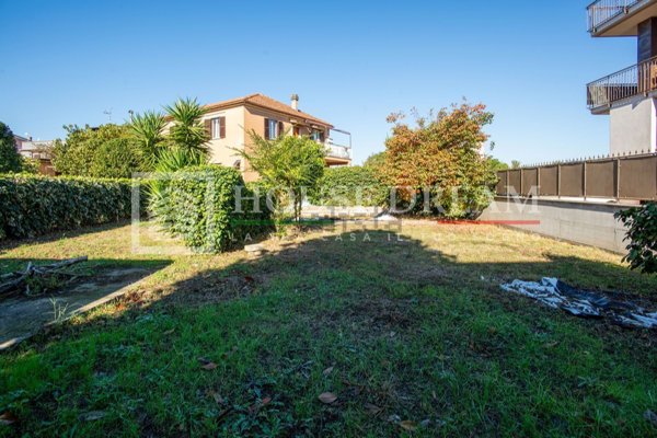 appartamento in vendita a Roma in zona Borghesiana