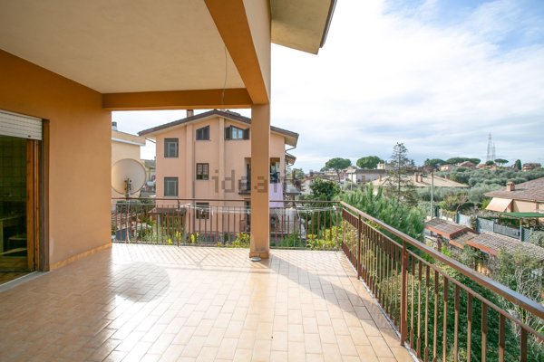 appartamento in vendita a Roma in zona Case Rosse