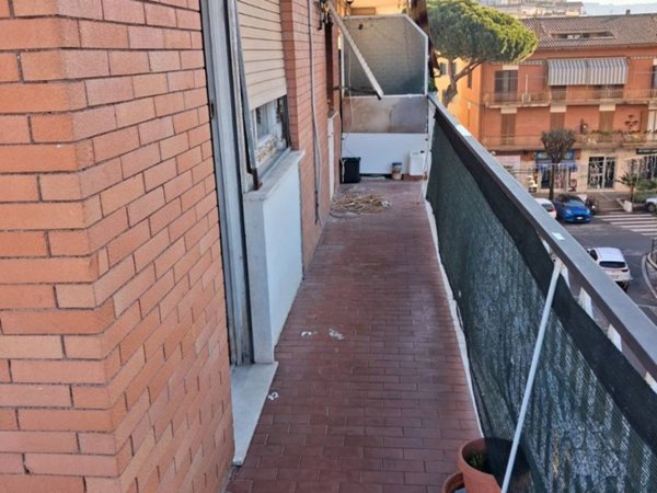 appartamento in vendita a Roma in zona Appio Latino