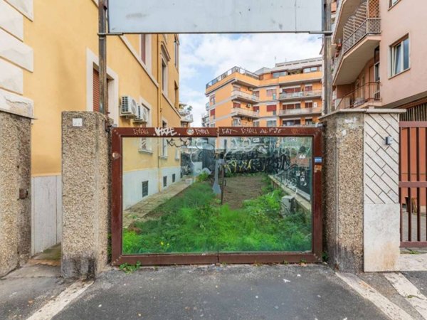 negozio in vendita a Roma in zona Aurelio