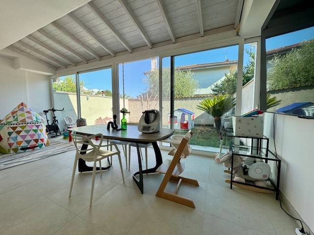 casa indipendente in vendita a Roma in zona Infernetto