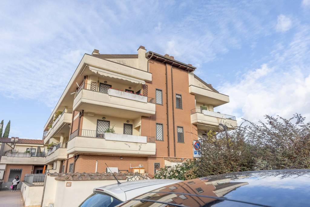 appartamento in vendita a Roma in zona Infernetto