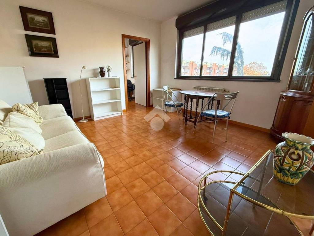 appartamento in vendita a Roma in zona Spinaceto