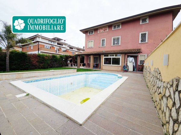 casa indipendente in vendita a Roma in zona Axa