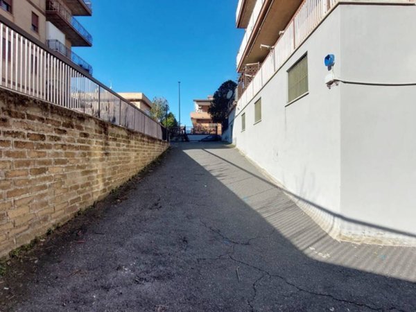 negozio in vendita a Roma in zona Trionfale