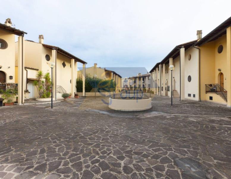 casa indipendente in vendita a Roma
