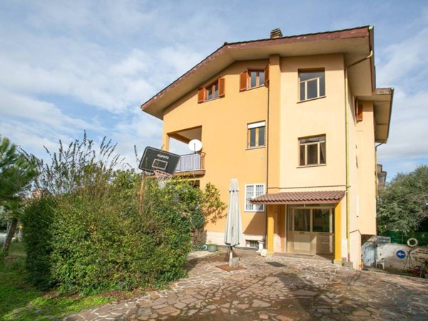 appartamento in vendita a Roma in zona Sette Bagni