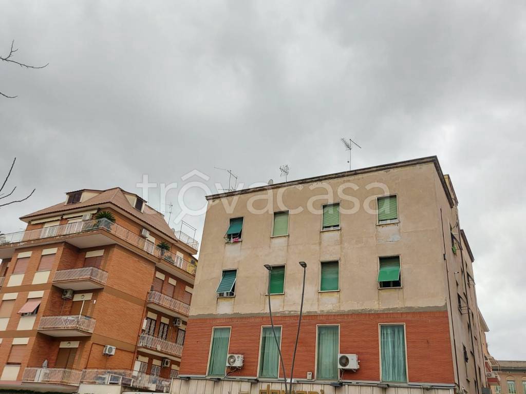 appartamento in vendita a Roma in zona Prenestino-Centocelle