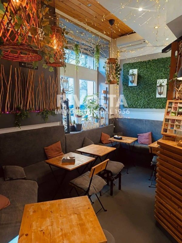 negozio in vendita a Roma in zona Della Vittoria