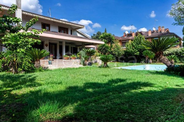 casa indipendente in vendita a Roma in zona Mezzocammino