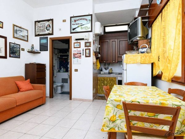 appartamento in vendita a Roma in zona Ostia