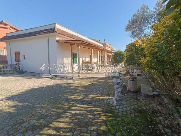 casa indipendente in vendita a Roma in zona Castelverde
