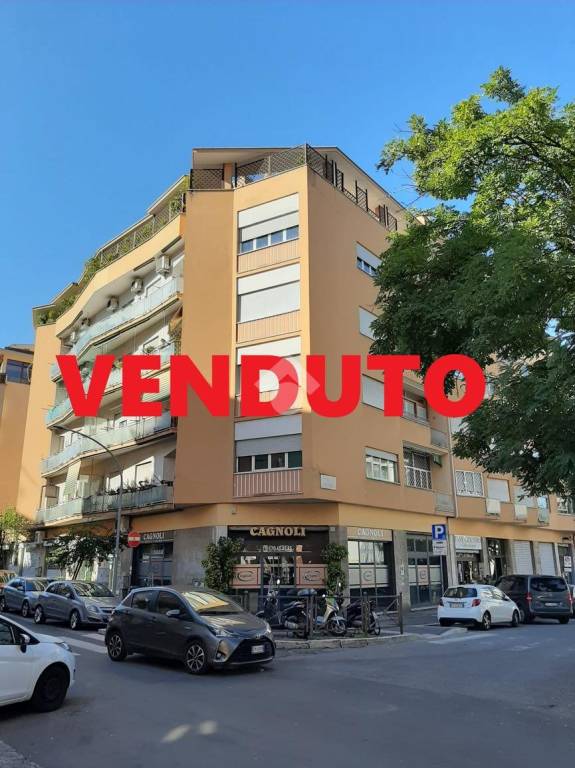 appartamento in vendita a Roma in zona Appio Latino