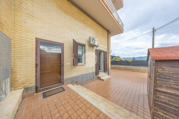 appartamento in vendita a Roma in zona Lunghezza