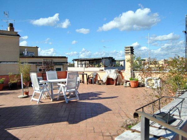 appartamento in vendita a Roma in zona Prenestino-Labicano