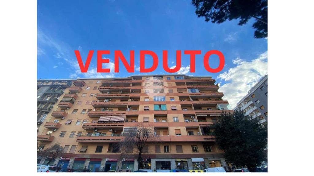 appartamento in vendita a Roma in zona Tuscolano
