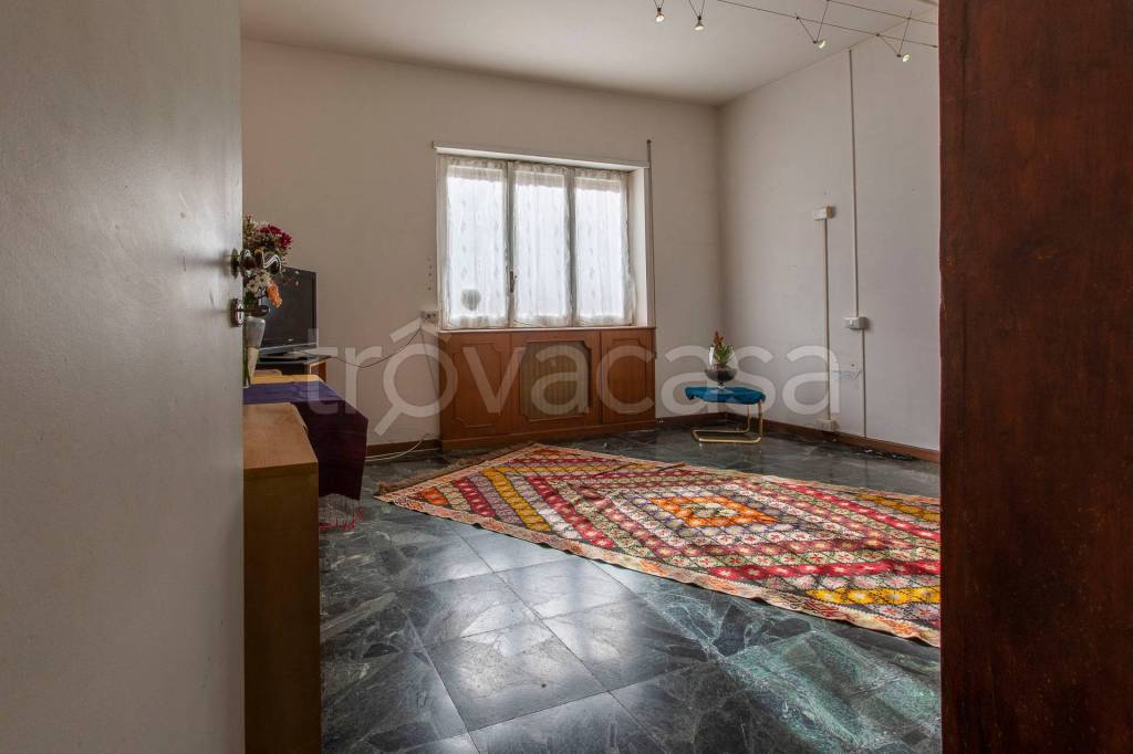 appartamento in vendita a Roma in zona Ardeatino