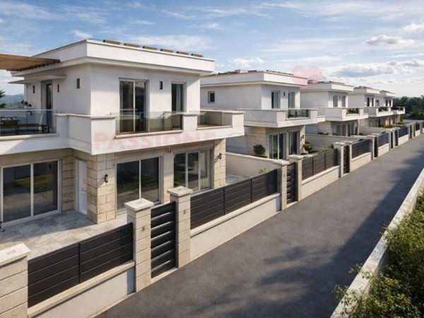 casa indipendente in vendita a Roma in zona Finocchio