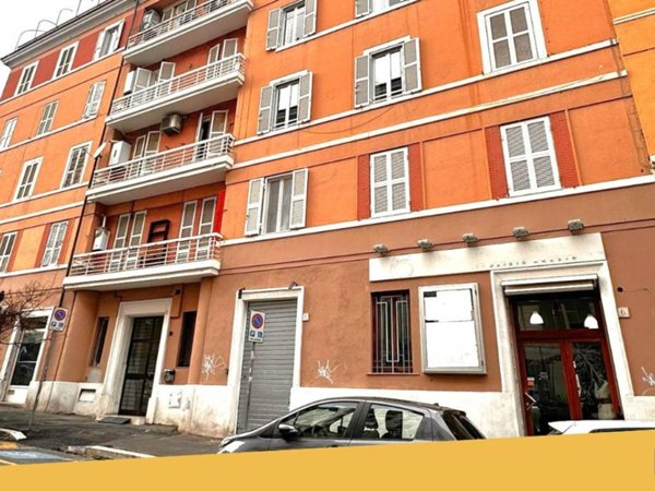 appartamento in vendita a Roma in zona Appio Latino