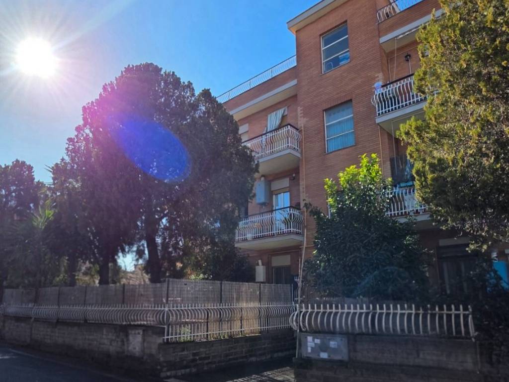 appartamento in vendita a Roma in zona Dragona/Bagnoletto