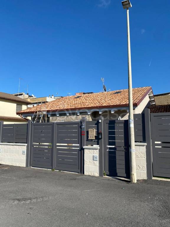 casa indipendente in vendita a Roma in zona Casal Morena