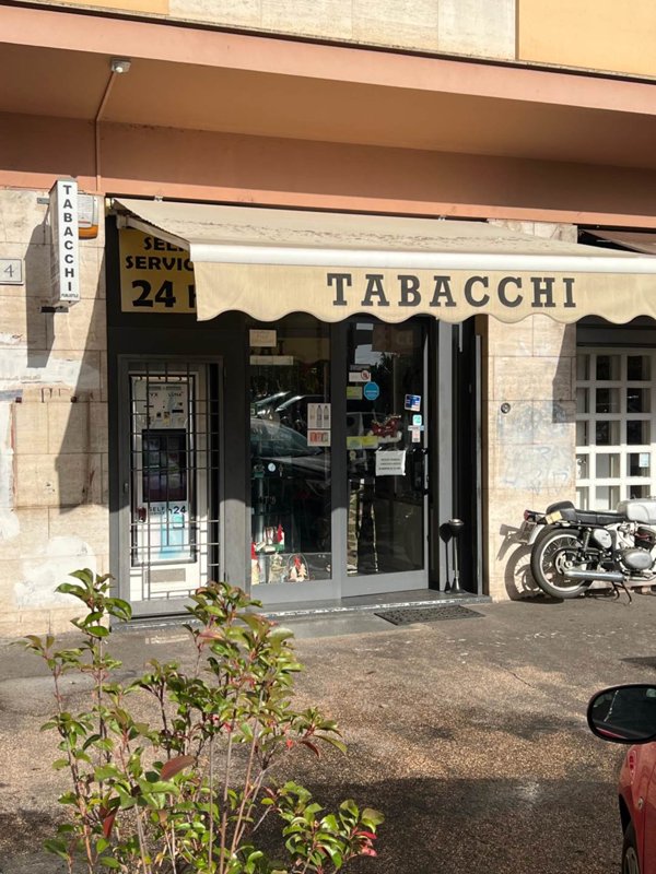 negozio in vendita a Roma in zona Nomentano