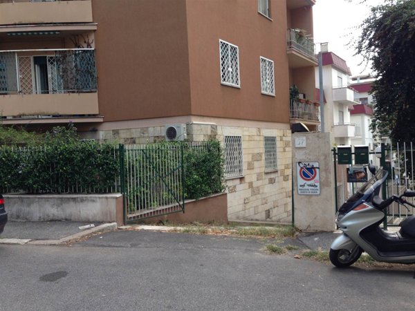 negozio in vendita a Roma in zona Salario