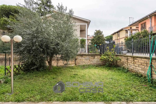 appartamento in vendita a Roma in zona Casal Morena