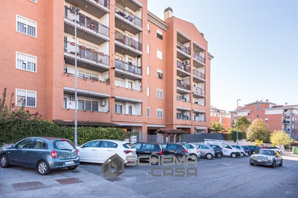 appartamento in vendita a Roma in zona Fonte Laurentina