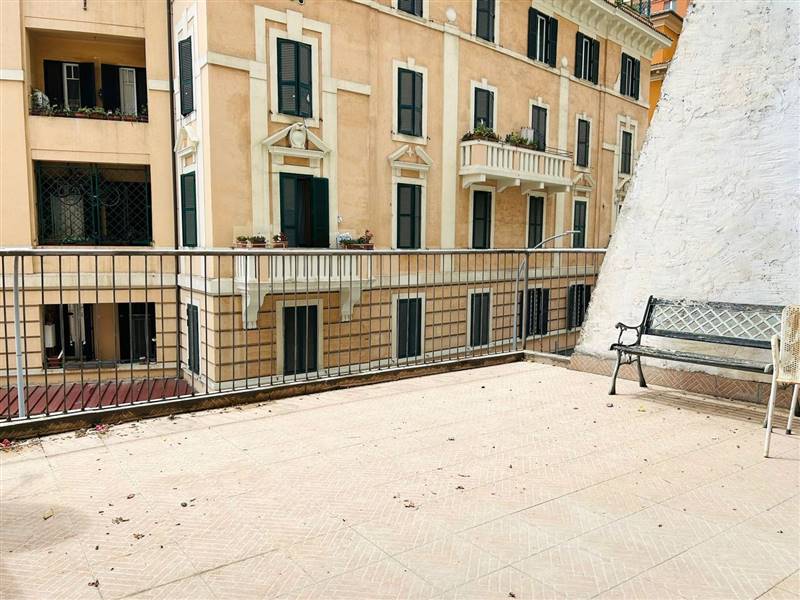 appartamento in vendita a Roma in zona Gianicolense