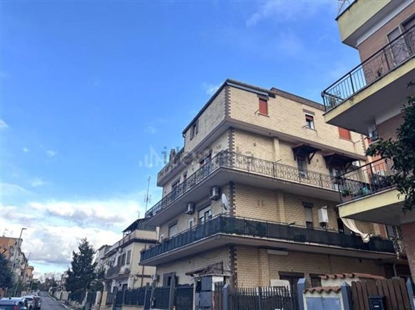 casa indipendente in vendita a Roma in zona Ostiense