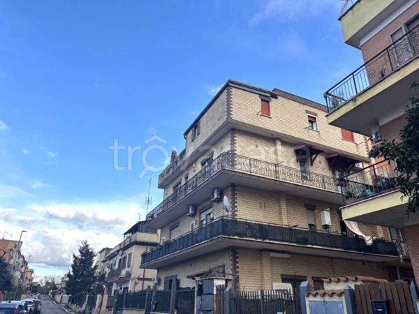 casa indipendente in vendita a Roma in zona Ostiense