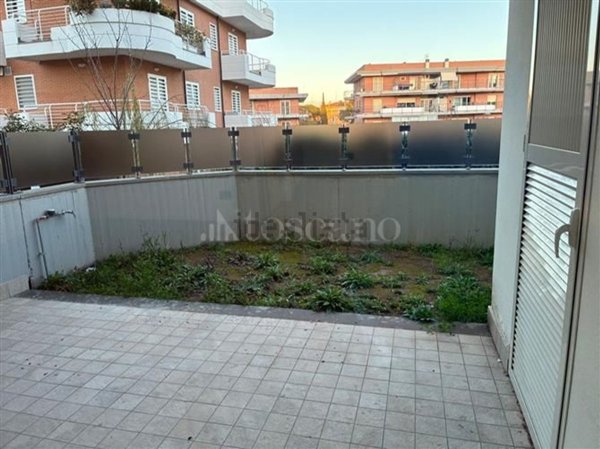 appartamento in vendita a Roma in zona Giuliano Dalmata