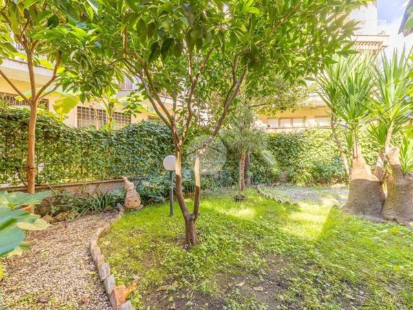 appartamento in vendita a Roma in zona Appio Latino