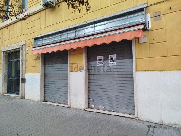 ufficio in vendita a Roma in zona Appio Latino