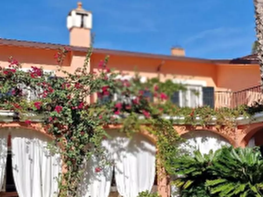 casa indipendente in vendita a Roma in zona Massimina/Casal Lumbroso