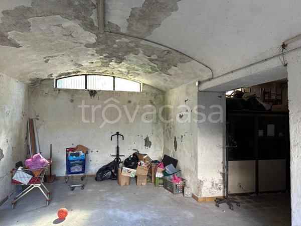 locale commerciale in vendita a Roma