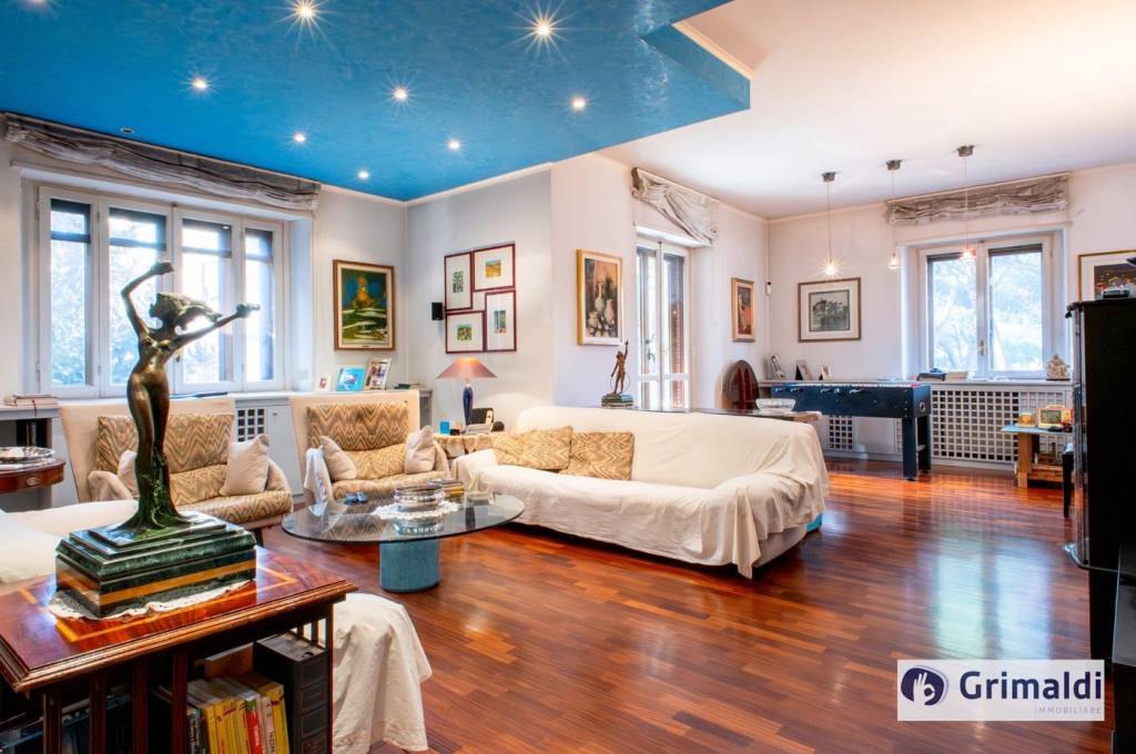 appartamento in vendita a Roma in zona Ardeatino